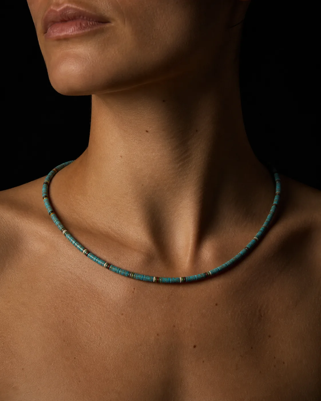 Collar puesto a su escala real